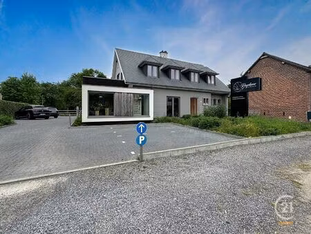 volledig gerenoveerd (handels)huis met woonst op toplocatie!