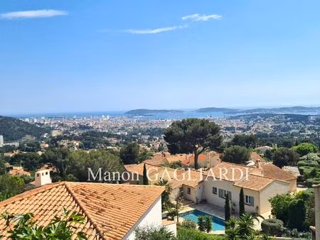 villa t9 avec piscine- vue panoramique sur la rade de toulon