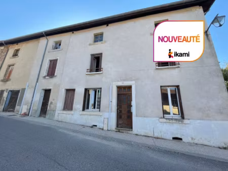 15 min st donat- maison de village avec dépendances