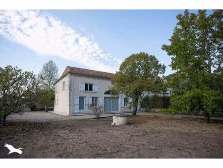 vente maison 5 pièces 236 m² à saint-aigulin (17360)  240 690 €