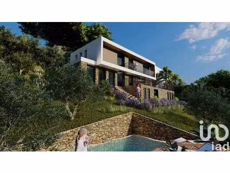 vente terrain à fréjus (83370) : à vendre / 594m² fréjus