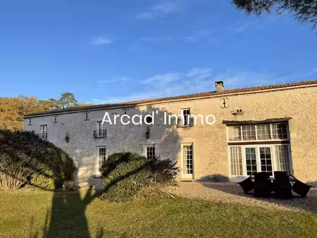 magnifique propriété de campagne avec son gîte attenant  piscine avec terrasse et vue...
