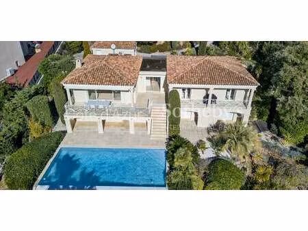 villa avec piscine en bord de mer antheor (83)