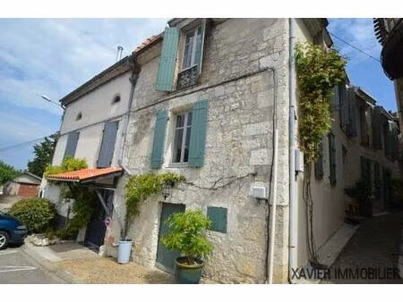 belle maison de village avec du caractère  qui réunit charme et confort moderne.