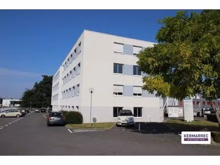 bureau prestigieux de 296 m2 en location - chantepie  france