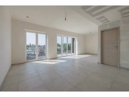 appartement 0.a avec jardin