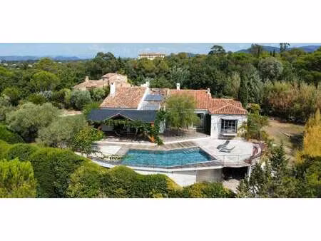 villa avec piscine et jardin frejus (83)