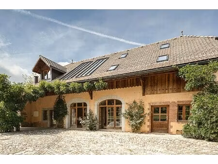 maison de luxe à vendre à arbusigny