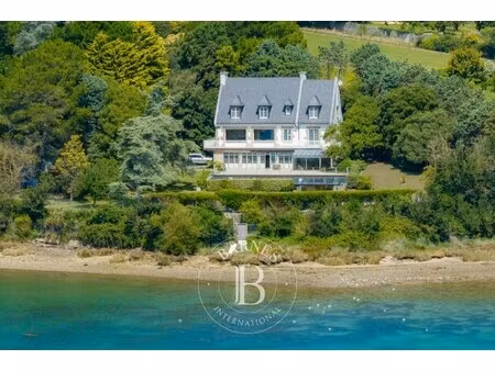 maison de luxe à vendre dans le quartier quelmer-château malo