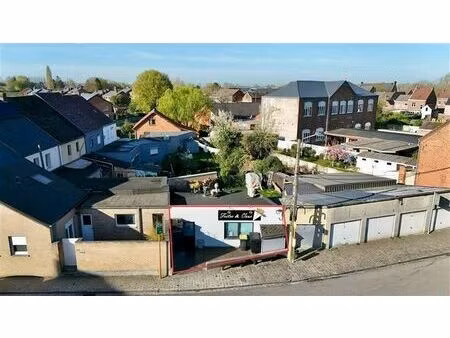 bâtiment idéalement situé + fond de commerce