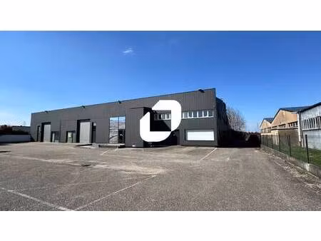 local d'activités à louer