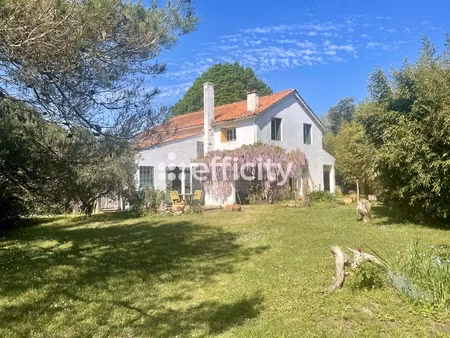 maison 4 pièces - 162 m²