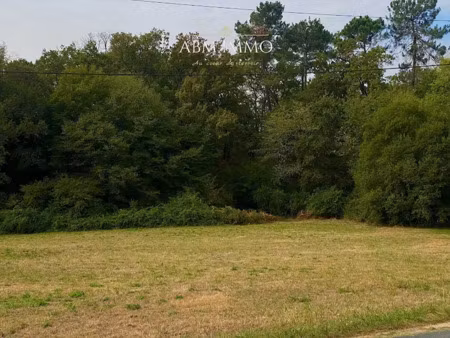 vente terrain 1585 m² à eyraud-crempse-maurens (24140)  24 500 €