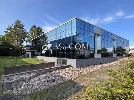 ensemble immobilier bureaux de 375m2 + entrepôts de 3860m2 (