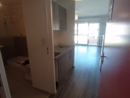 appartement studio 32 m2 pour senior en residence services  personne agée