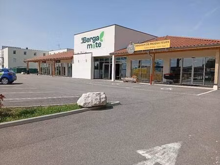 local commercial à louer