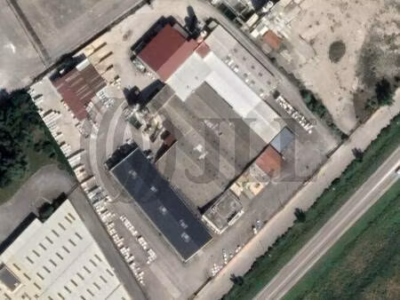 local d'activités à louer