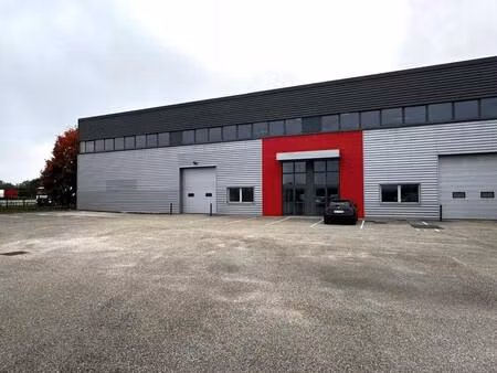 local d'activités à louer