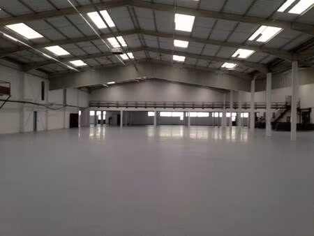 local d'activités à louer