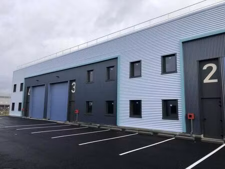 local d'activités à vendre