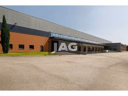 local d'activités à louer