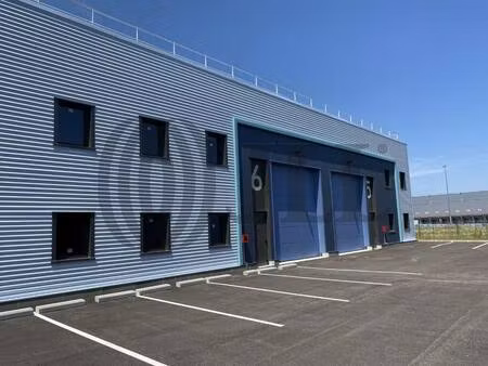 local d'activités à vendre