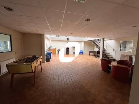 local d'activités à louer