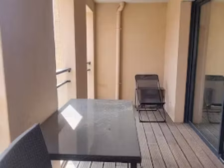 location appartement 2 pièces 44 m² à aix-en-provence (13090)  1 115 €