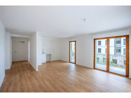 location appartement 3 pièces 66 m² à saint-ouen (93400)  1 458 €