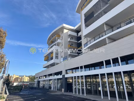 local commercial brut terrasses de bodiccione emplacement no