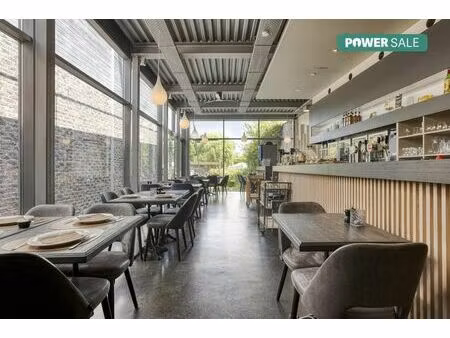 bâtiment polyvalent à vendre dans la veurnestraat à popering