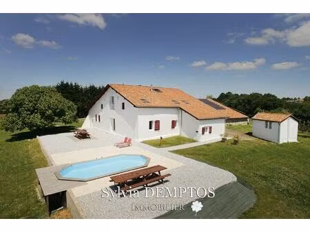 ferme landaise sans vis à vis  avec vue sur les pyrénées et la rhune.