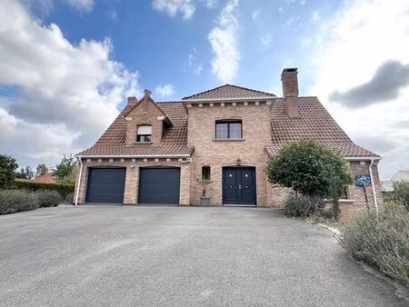 en vente maison 220 m² – 420 000 € |busnes