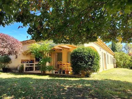 fox-amphoux : grande et belle maison de plain-pied au calme avec piscine et garage