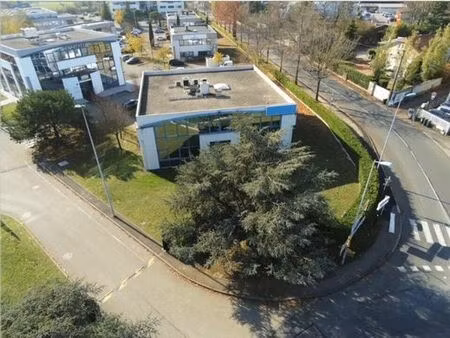prestigieux bureau de 190 m2 en location - écully  france