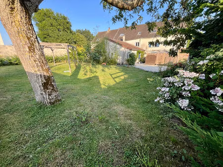 vente maison 6 pièces  304.00m²  chambry