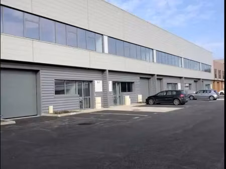local d'activités et bureaux à louer