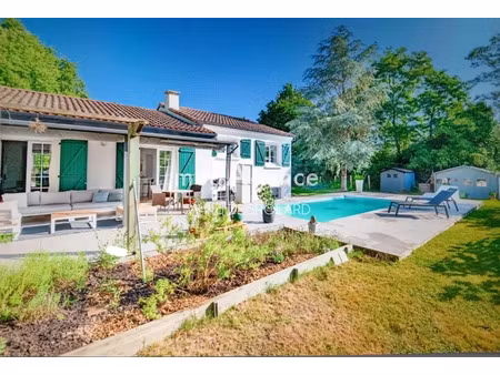 vente maison 5 pièces 200 m² à les clouzeaux (85430)  343 200 €