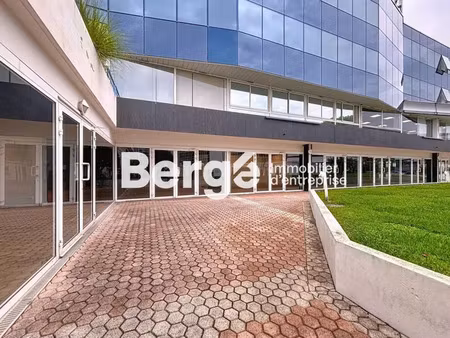 à louer – bureaux 800 m² avec parkings – face à cap 3000