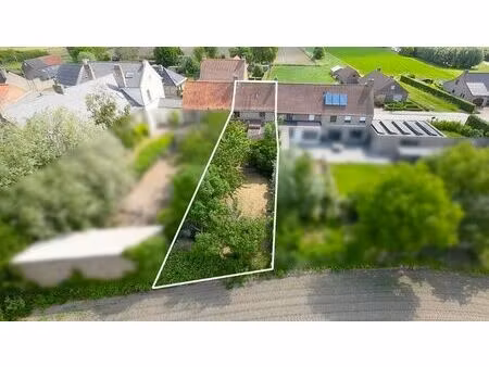 te renoveren woning met tuin en 4 slpk