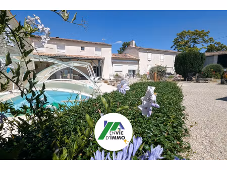 vente maison 13 pièces 305 m² à saint-hilaire-la-palud (79210)  624 000 €