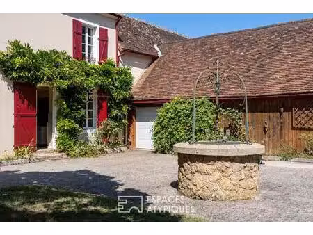 demeure bourgeoise de style néo-normand au charme affiné
