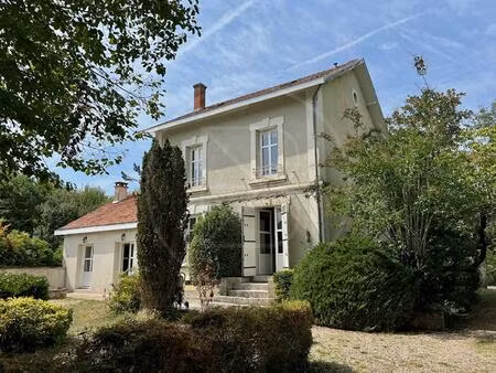 élégante propriété de style bourgeois avec gîte