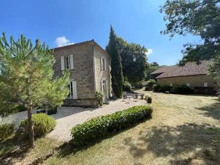 magnifique maison en pierre avec dépendances et piscine - lot-et-garonne