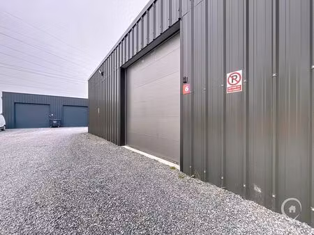 hall 36m² à louer à achêne