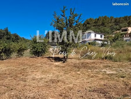 terrain 550 m² greasque