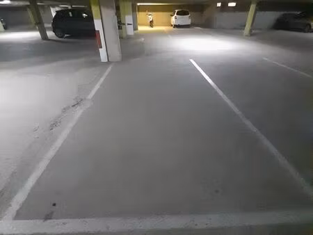 vends parking souterrain