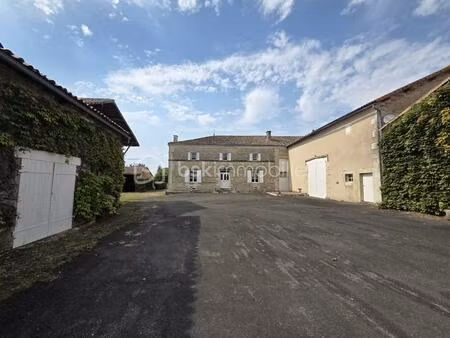 maison de maitre de 210 m² à la magdeleine