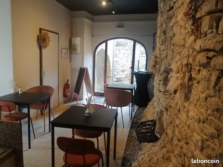 boutique à louer sur la cité médiévale de minerve