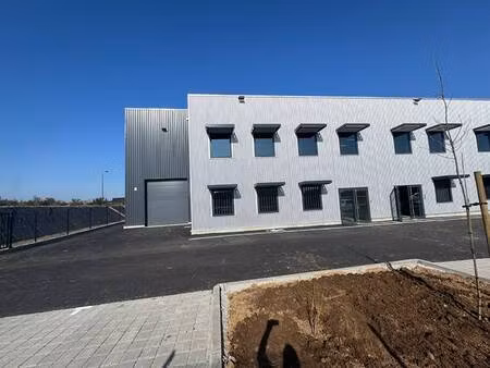 local d'activités à louer